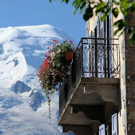 Boutique In Rhone Alpes With Balcony *