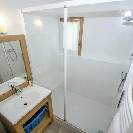 Apartman Boutique In Rhone Alpes With Balcony *