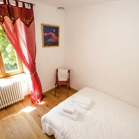 Boutique In Rhone Alpes With Balcony Chamonix